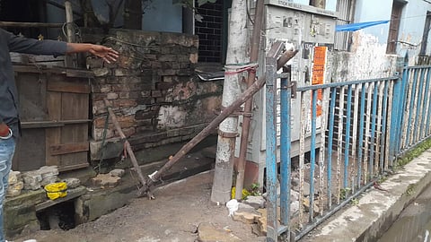 घटनास्थल को प्रशासन द्वारा घेर दिया गया