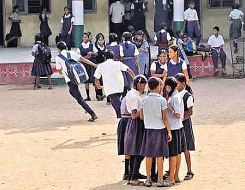 स्कूलों में बढ़ती हिंसा ने बंगाल की शिक्षा पर उठाए सवाल