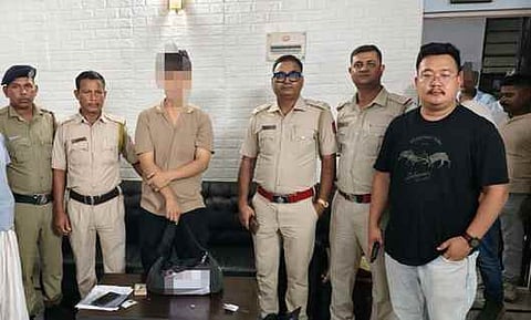 50 बोतल निषिद्ध कफ सिरप के साथ युवक गिरफ्तार
