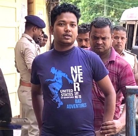 केयरटेकर महिला ने बुजुर्ग के घर से चुराई सोने की चेन, जीजा को देकर पिघलवाया