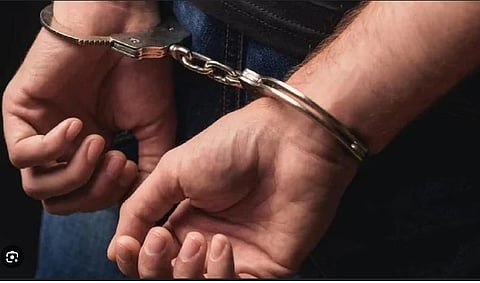 पूर्व प्रिंसिपल और उनकी बहन पर नौकरी के नाम पर 18 करोड़ की ठगी का आरोप
