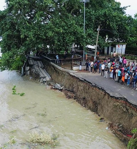 Rivers Erosion in Shyampur Howrah 40 Feet Embankment Collapses into Hooghly