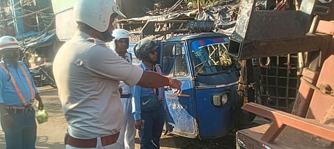 अवैध पार्किंग करने वालों पर होगी कड़ी कार्रवाई : ट्रैफिक प्रभारी
