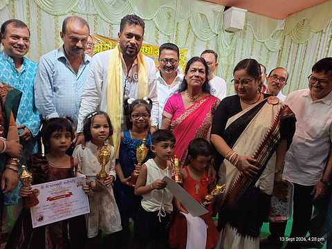 Shankar ghosh with students