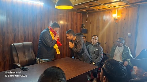 फूबसेरिंग-पांदम की समस्याओं पर विधायक से चर्चा