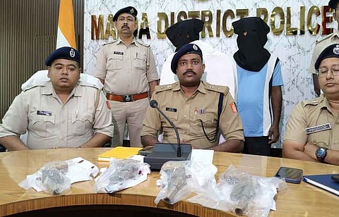 सीमावर्ती इलाके से चार पाइपगन बरामद, दो गिरफ्तार