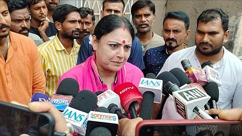 ममता के नए चुनाव चिह्न 'फुटबॉल प्लेयर' पर भाजपा का तंज