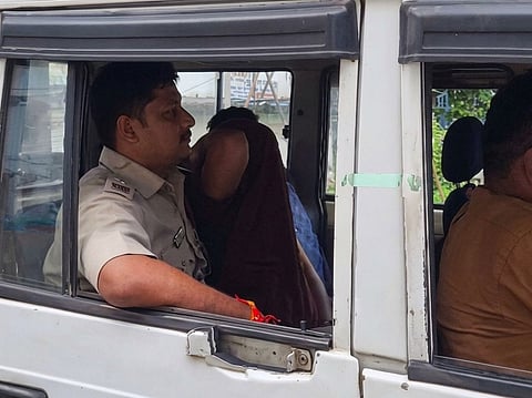 नाबालिग से शादी और मारपीट का आरोप, डिलीवरीकर्मी गिरफ्तार