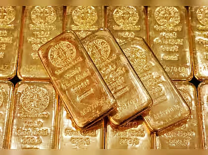Gold Falls ₹200 in Delhi on Firm Rupee