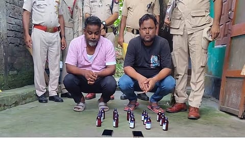 धुबरी में कोडीन फॉस्फेट की 15 बोतलें जब्त, दो गिरफ्तार