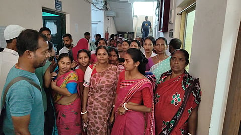 आवास योजना सर्वे में भ्रष्टाचार और वसूली का आरोप, बीडीओ से जांच की मांग