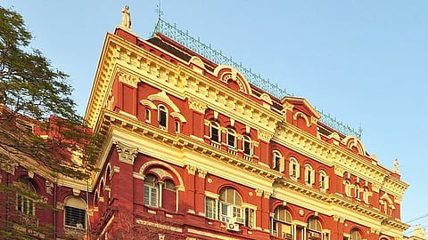 राइटर्स बिल्डिंग के मरम्मत कार्य में तेजी