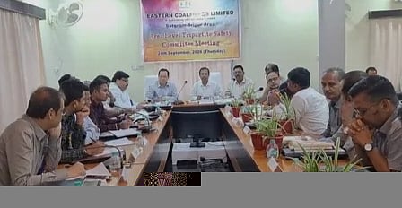 बैठक में उपस्थित ईसीएल के वरीय अधिकारी