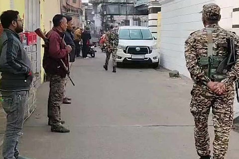 सिलीगुड़ी से कोलकाता और दिल्ली में रेड