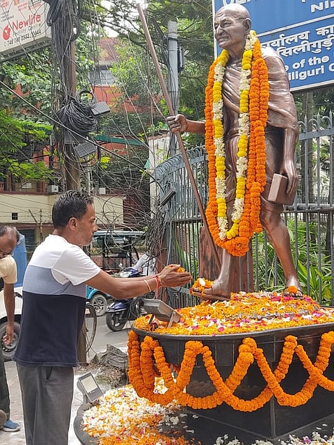 गांधी जयंती पर सिलीगुड़ी में गूंजा बापू का संदेश