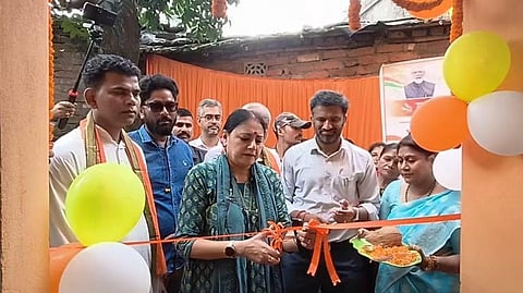 ICDS केंद्र का उद्घाटन करती मंत्री अग्निमित्रा पॉल