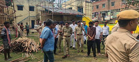 पंडालों का निरीक्षण करते सीपी डॉक्टर प्रणव कुमार