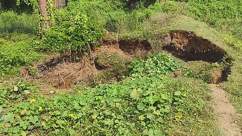 धंसान से बना गड्ढा