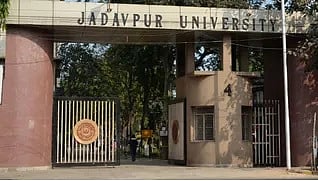 जादवपुर यूनिवर्सिटी में लेफ्ट कन्वेंशन पर घमासान, बाहरी नेताओं पर विवाद