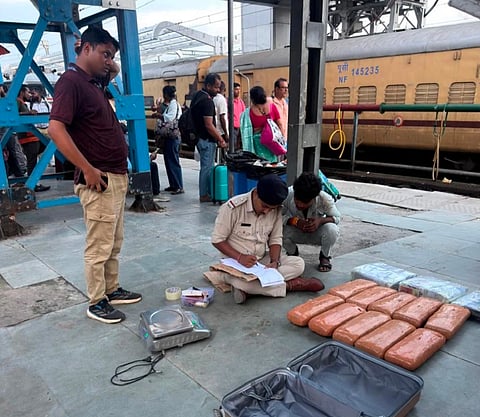 ट्रेन से 35 किलो गांजा तस्करी नाकाम