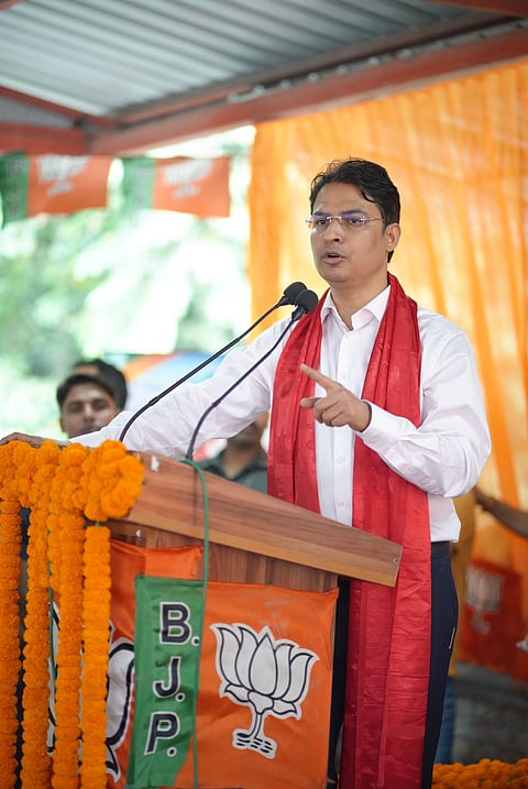 राजू बिष्ट ने संभाला सिक्किम भाजपा प्रभारी का दायित्व