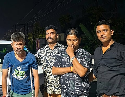 10 लाख रुपये नकद के साथ दो गिरफ्तार
