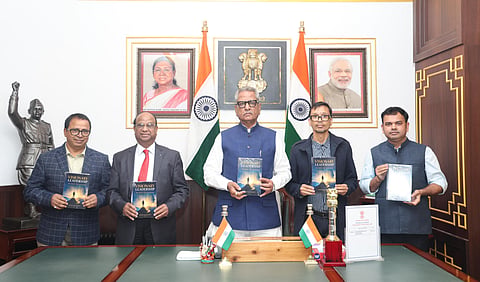 राज्यपाल ने ‘विजनरी लीडरशिप: द क्वेस्ट फॉर एक्सीलेंस’ पुस्तक का किया विमोचन