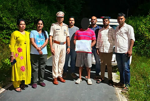 नशा विरोधी अभियान में डिगलीपुर पुलिस ने संदिग्ध गांजा बरामद कर आरोपी को पुलिस टीम के साथ गिरफ्तार किया।