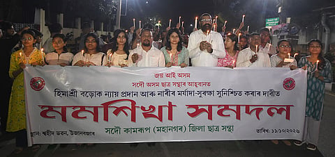 हिमाश्री बोरो को न्याय दिलाने के लिए आसू ने निकाला कैंडल मार्च