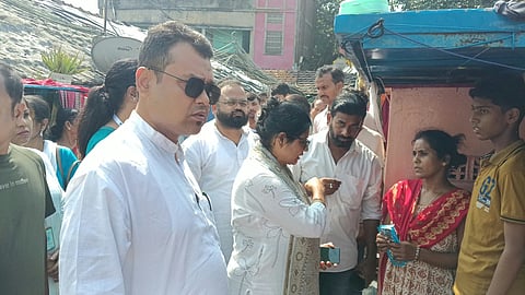 Titagarh Jaundice Outbreak: MLA Visits Affected Area With Medical Team