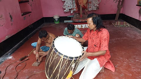 लालू ढाकी अपनी टीम के साथ तैयारी करते