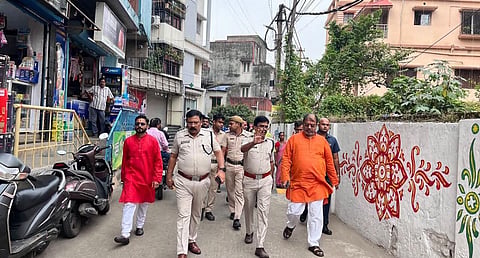 निरीक्षण करते एसीपी एवं विधायक