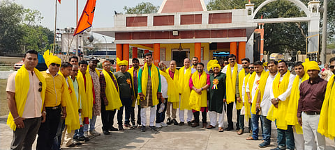 विजयदशमी अखाड़ा को लेकर पगड़ी वितरण समारोह का आयोजन