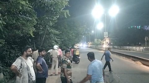 घटनास्थल पर पहुंची पुलिस