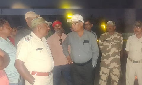 मौके पर पहुंचे अधिकारी