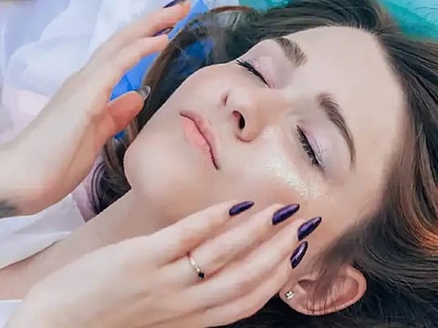 Skin Care Tips : रोज रात को सोने से पहले इससे करें चेहरे की मसाज, पाएं गोरी और चमकदार त्वचा