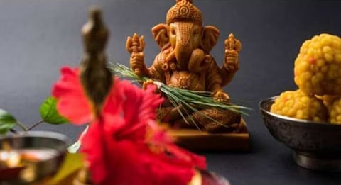 Wednesday Remedy : बनेंगे सारे बिगड़े काम, बुधवार को करें गणपति पूजा के यह 5 उपाय