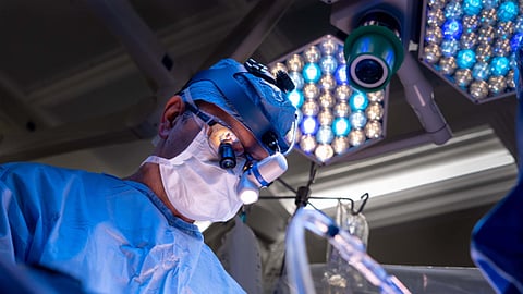 बुजुर्ग को आया Heart Attack, न लगा चीरा न किया बेहोश, डॉक्टरों ने सर्जरी कर बचाई जान