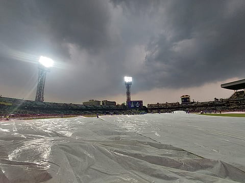 बारिश ने डाला खलल, GT VS KKR का मैच रूका