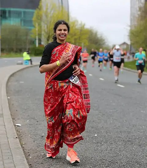 Marathon in Saree : जानें कौन साड़ी में दौड़कर भारतीयों का सीना चौड़ा करने वाली…