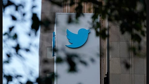 Twitter Removes Blue Tick: आखिर क्यों हटाए गए विराट कोहली से लेकर शाहरुख खान तक के ट्विटर ब्लू टिक, जानें क्या है मामला ?