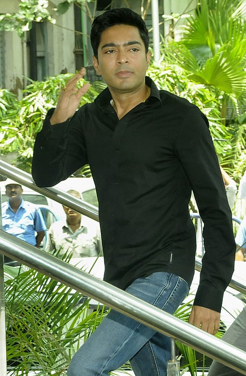 साढ़े 9 घंटे की लंबी पूछताछ के बाद अभिषेक ने कहा…