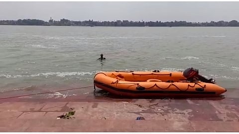 Man Drowned : दोस्तों के साथ नहाने गया था युवक अचानक हुआ गायब, जानें…