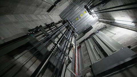 Kasba Lift Accident : कसबा के नर्सिंग होम में टूट कर गिरी लिफ्ट, अचानक…