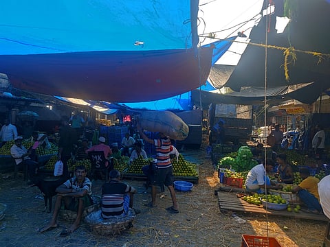 आश्चर्य किंतु सत्य : बड़ाबाजार में गायब हो गई 2 किमी. की सड़क !