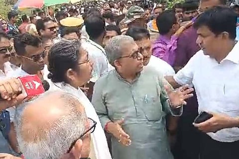 Egra Blast : एगरा पहुंचे तृणमूल के प्रतिनिधिमंडल के खिलाफ लगे ‘चोर-चोर’ के नारे