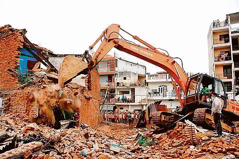 Kolkata News : … तो एक झटके में बेघर हो जायेंगे 20 हजार परिवार