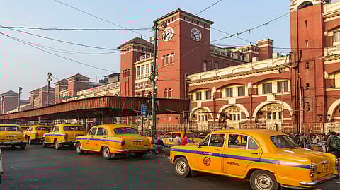 Kolkata weather forecast and traffic alert : जानें आज कैसा रहेगा महानगर का हाल