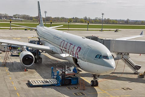 Qatar Airways: बम-बम…फ्लाइट में चिल्लाने लगा युवक, कोलकाता एयरपोर्ट पर …