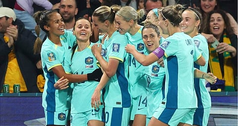 गोल करने के बाद जश्न मनातीं आॅस्ट्रेलियाई खिलाड़ी